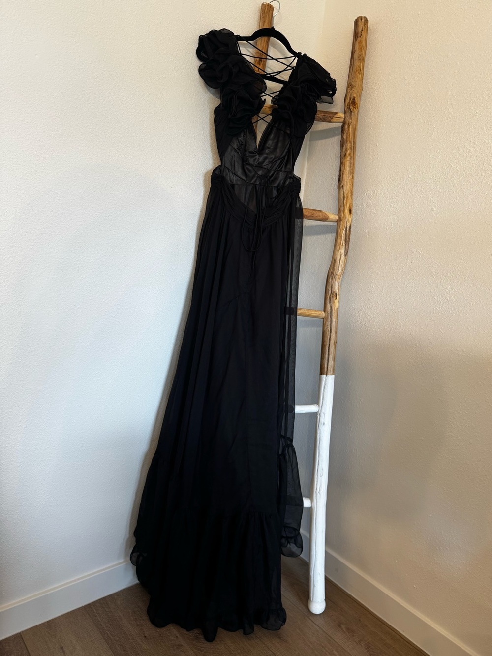 Mac Duggal Ruffled Cutout Gown Maxi Dress in Black Size 8 - Picture 9 of 14